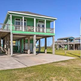 Coastal Heaven - Crystal Beach Relaxing Beach Home, hotel Bolivar Peninsulában