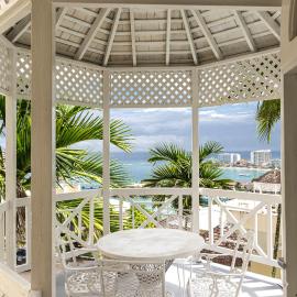 Ocean View 2BR Secure Community Ideal for 7 to 14 Night Stays Pampered in Paradise, hotell Ocho Rioses