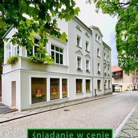 CIENISTA 7 APARTMENTS, hotel in Lądek-Zdrój