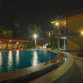 บ้านพักปราณบุรี อารยา บีช รีสอร์ท, hotel in Ban Nong Sua