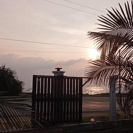 Surf Forever: Midigama East şehrinde bir otel