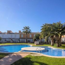 PALM BEACH II Adosado con jardin y piscina ALBERT VILLAS