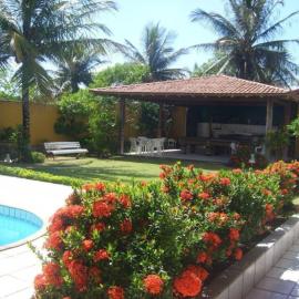 Casa na praia com piscina, churrasqueira e sinucão