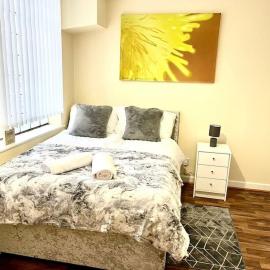 Alluring 2 Bedroom Leeds City Centre Apartment- Self Check-in,Balconied Apartment