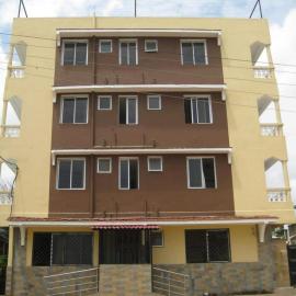 Golden Guest House- Miritini, hôtel à Mombasa
