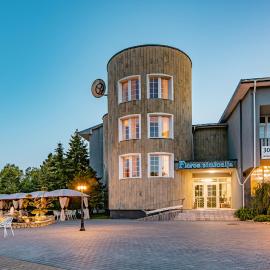 Floros simfonija Jūros – hotel w mieście Święta