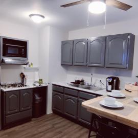 Bonito departamento remodelado tranquilo y centrico，華雷斯城的飯店