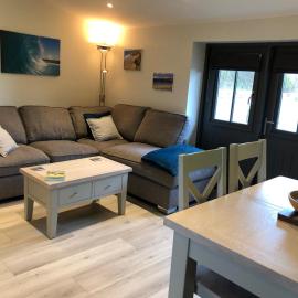 Thistledown Lodge! 5 minutes from beach! Free cancellation!, hotel in Haverfordwest