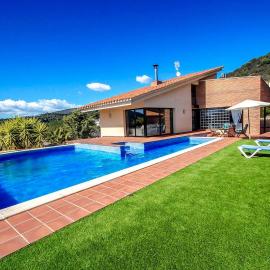 Catalunya Casas Stunning modern villa and just half hour to Barcelona!