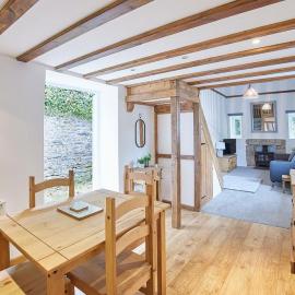 Woodland cottage in Cornwall with walled garden, hotel Helstonban