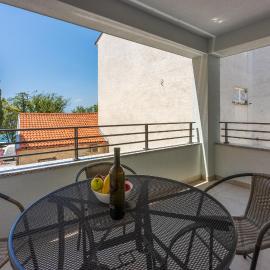 Luxury Apartments Lovorka 1 & 2****, hotel in Selce