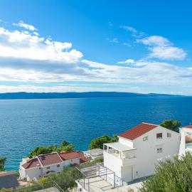 Apartments with parking space Brela, Makarska - 20223, hotel a Brela