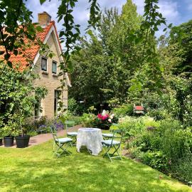 Theetuin en B & B 'De Theetuin', hotel u gradu Wijckel