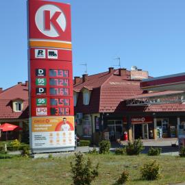 Hotel i Restauracja Jaskolka, hotel en Alojzów