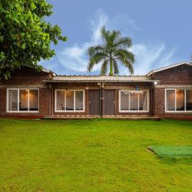 Stay Leisurely Country House, 4BHK Pool Karjat