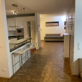 Apartment Heinrich mit Parkplätzen im ruhigen Industriegebiet, hotel em Heddesheim