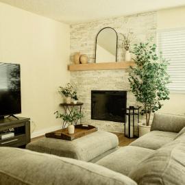 Cozy Family Home - 20 Mins from Disneyland, hotel Placentiában