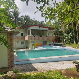Pentaqua -Dineros Guest House, Hotel in Irosin