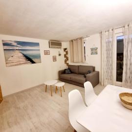 100 m de la plage - Les Cigales de Mer - Studio Cabine - Parking, hotel di Le Grau-du-Roi