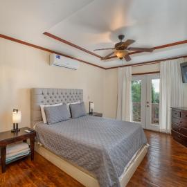 Exclusive Full House near Beaches & Downtown, hotell sihtkohas Roatán