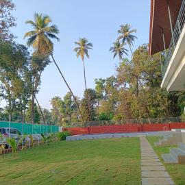 Sk Resort, hotel em Alibag