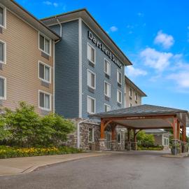 Days Inn & Suites by Wyndham Lindsay โรงแรมในลินด์เซย์