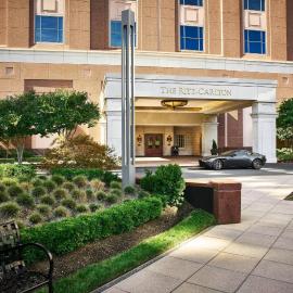 The Ritz-Carlton, Tysons Corner, хотел в Тайсънс Корнър
