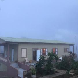 Cabin mountain view near Ponce slepts 8, hotelli kohteessa Ponce