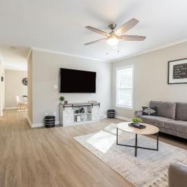 Modern Stunning SouthPark/Cotswold Home!, hotel in Charlotte