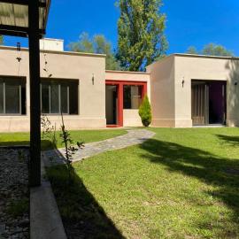 ENCANTO DE CHACRAS- Moderna-A metros de la plaza