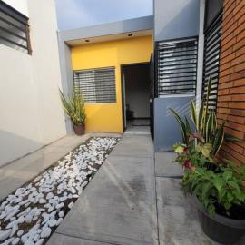 Casa totalmente nueva,2 cuartos 2 baños -Muy Segura、コリマのホテル