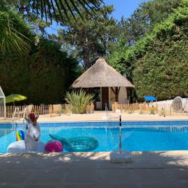 La Chaumière Luxury Domain with 2 Apartments Spa and Pool near Disneyland – hotel w mieście Coupvray