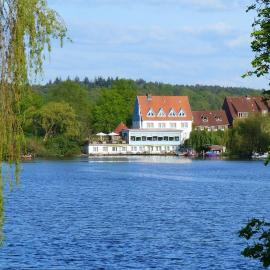 Restaurant und Hotel Zum Weissen Ross, hotel en Mölln