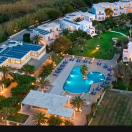 Skiros Palace Hotel, хотел в Скирос