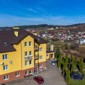 Вілла ЮРАН Східниця, hotel Szhidnicjában
