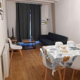 Maison "Chez Barbara" 6-8personnes, ξενοδοχείο σε Lalizolle