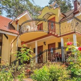 Gorgeous Aparthotel In Pogorzelica With Wifi, hotel in Pogorzelica