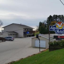Algoma Beach Motel, hotel in Algoma