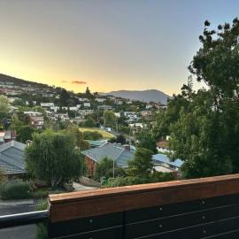 Mt Wellington Balcony House - Wake Up to the Summit, hotel v destinaci Sandy Bay