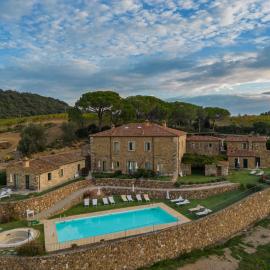 Le 7 Camicie, hotel in Castelnuovo dellʼAbate