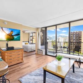 12Fl Waikiki banyan condo with balcony, pool, & parking