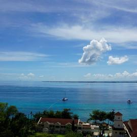 La Mirada Deluxe Suites with Oceanview