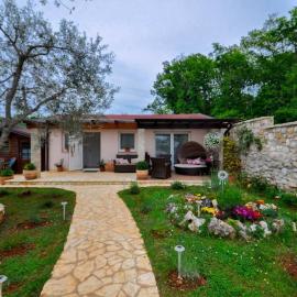 Holiday Home T