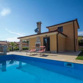 Villa Mateja, hotelli kohteessa Karigador