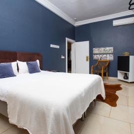 Impeccable 2-Bed House with Hot-Tub -Wi-Fi – hotel w mieście Kwedonu