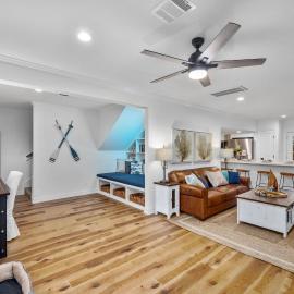 Seabrook 3BR Sleeps 10 w Backyard, Fire Pit Near Kemah, hotel u gradu Sibruk