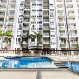 2 BR Condo Apartment near NAIA 3 Pasay City, hotel en Manila