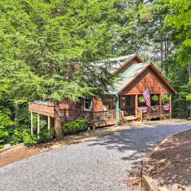 Cozy Cabin in Coosawattee River Resort!
