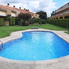 Apartamento con piscina en Portosín