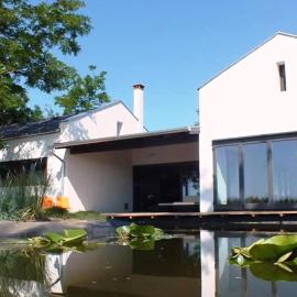 Héthatár Wellness Vendégház - Vörösbegy, hotel v destinácii Dabas